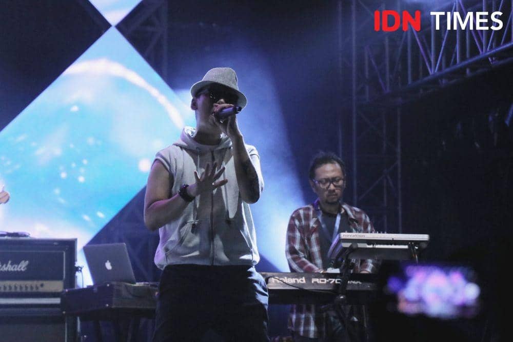 Anton Tofu dalam The 90's Festival 2019 di Jakarta. 23 November 2019. IDN Times/Nadia Umara