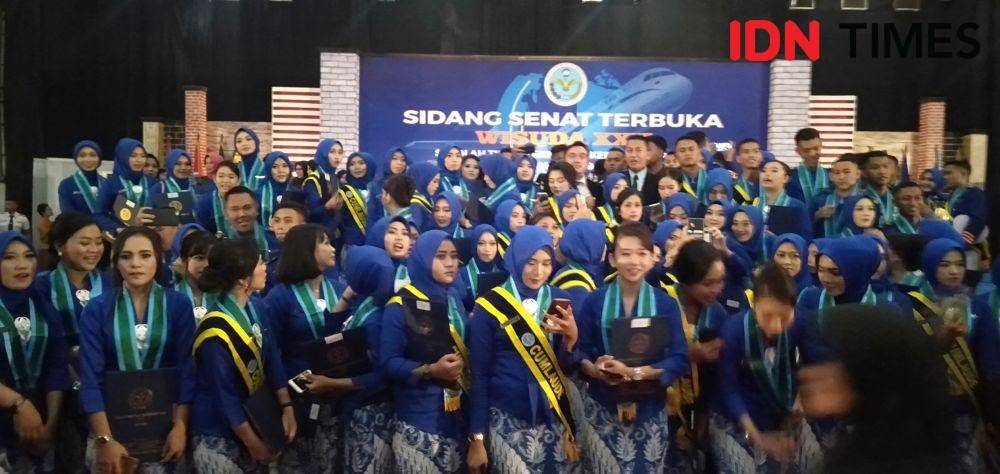 Wisudawan wisudawati STTKD Yogyakarta. IDN Times/Daruwaskita