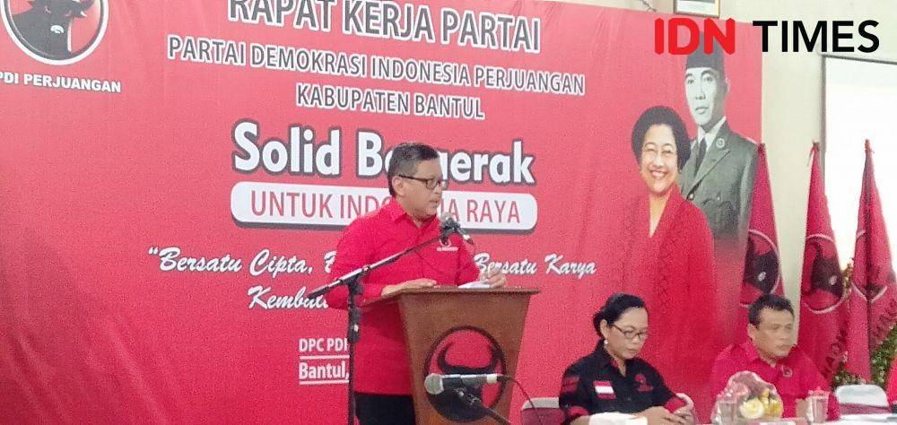 Sekjend DPP PDI P, Hasto Kristiyanto dalam acara Rakerda DPC PDIP Bantul, Minggu (24/11). IDN Times/Daruwaskita