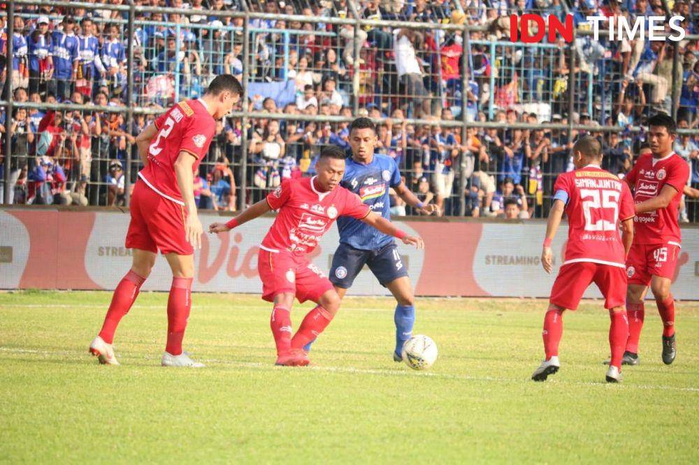 Pertandingan Arema FC versus Persija Jakarta. IDN Times/Alfi Ramadana