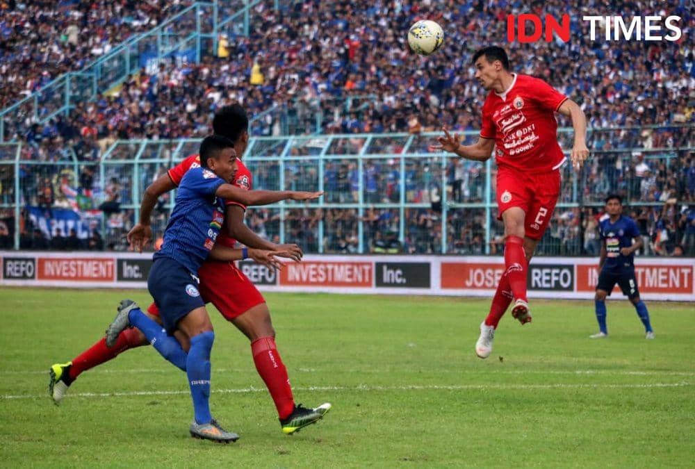 Pertandingan Arema FC versus Persija Jakarta. IDN Times/Alfi Ramadana