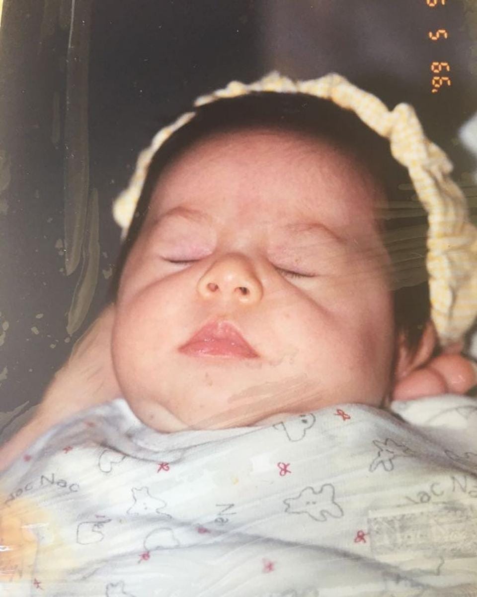 Instagram.com/valerieethomas