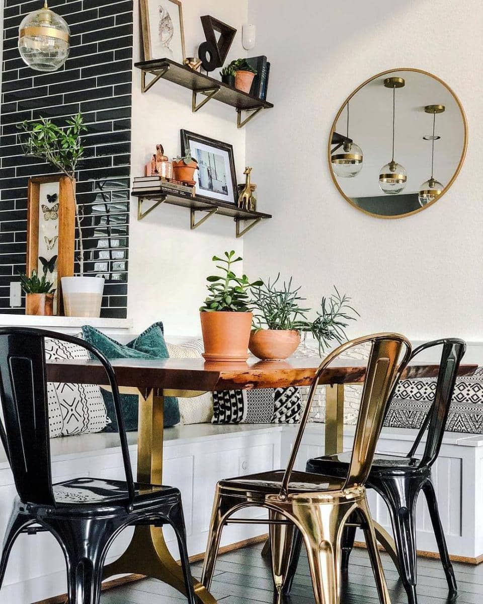 instagram.com/howwelive_official