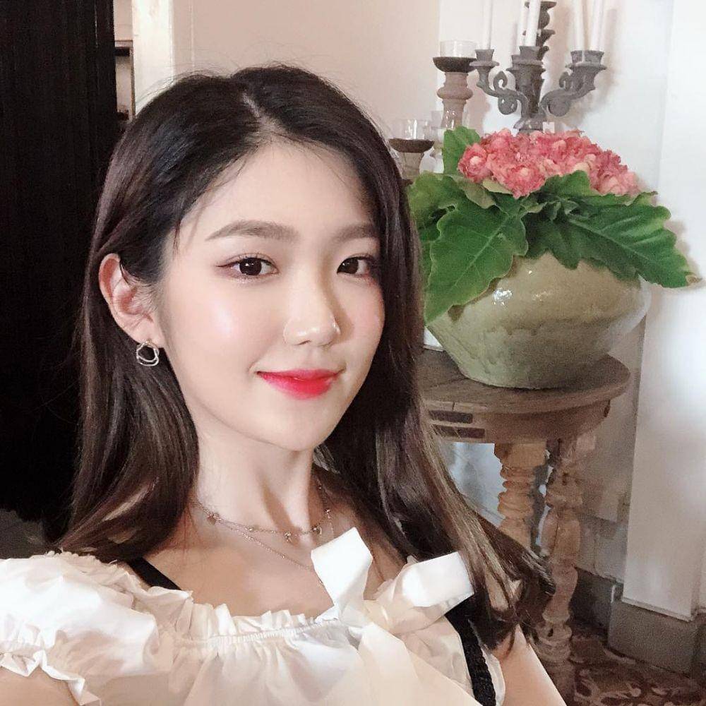 instagram.com/kimcrysta1