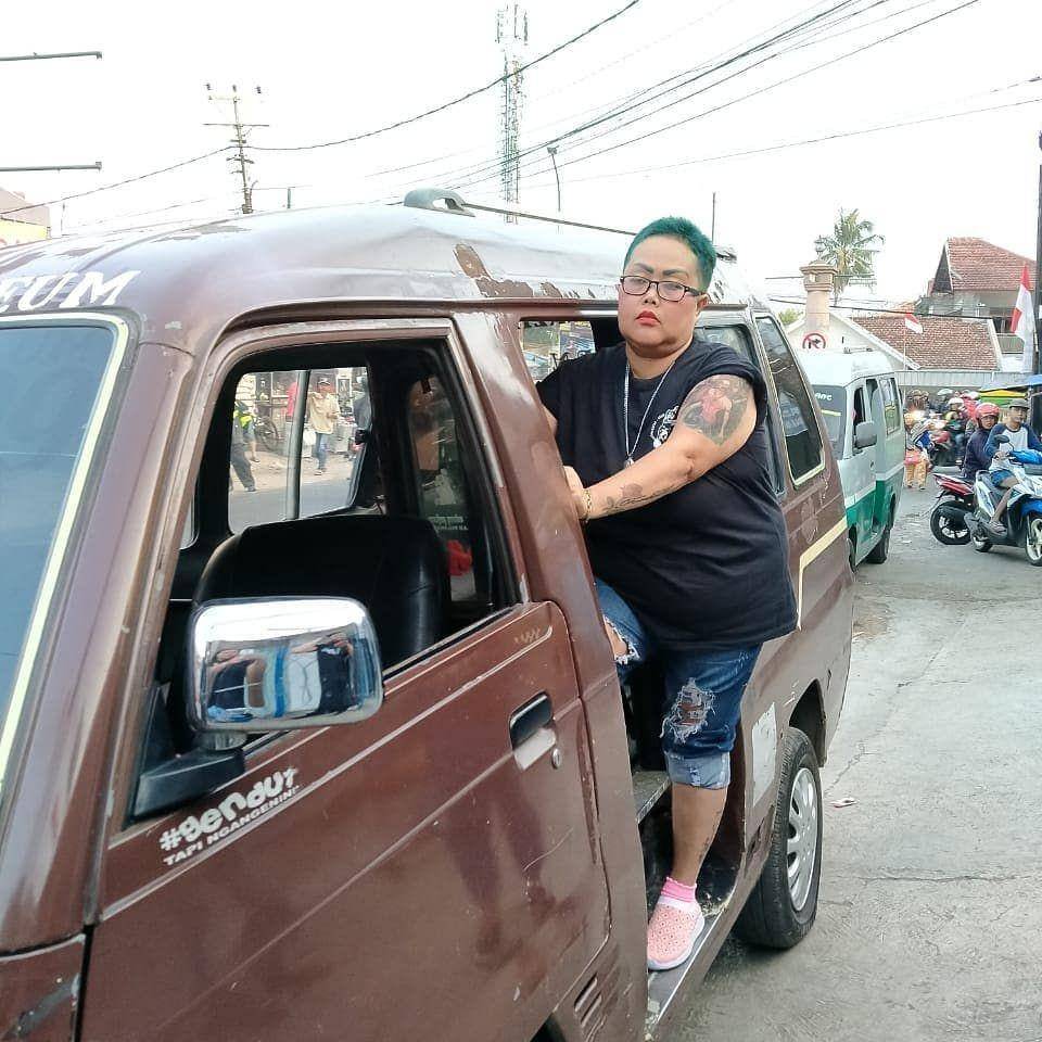 Instagram.com/budesumiyati