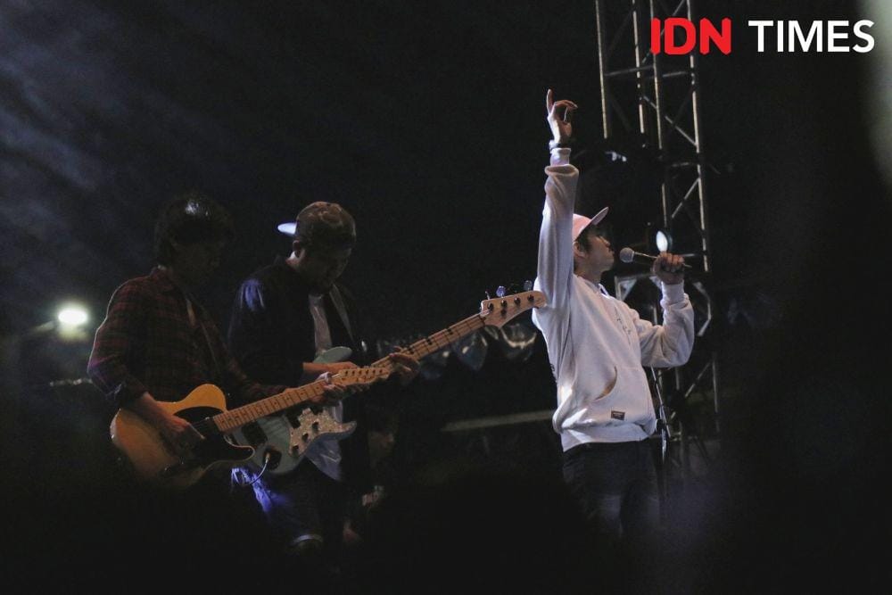 Sheila on 7 saat manggung dalam The 90's Festival di Jakarta, pada 24 November 2019. IDN Times/Nadia Umara
