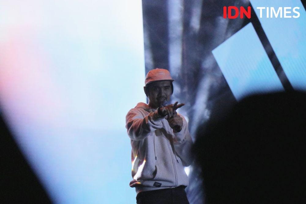 Duta Sheila on 7 saat manggung dalam The 90's Festival di Jakarta, pada 24 November 2019. IDN Times/Nadia Umara