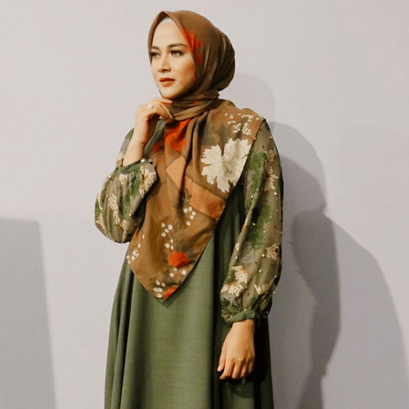 instagram.com/ninazatulini22