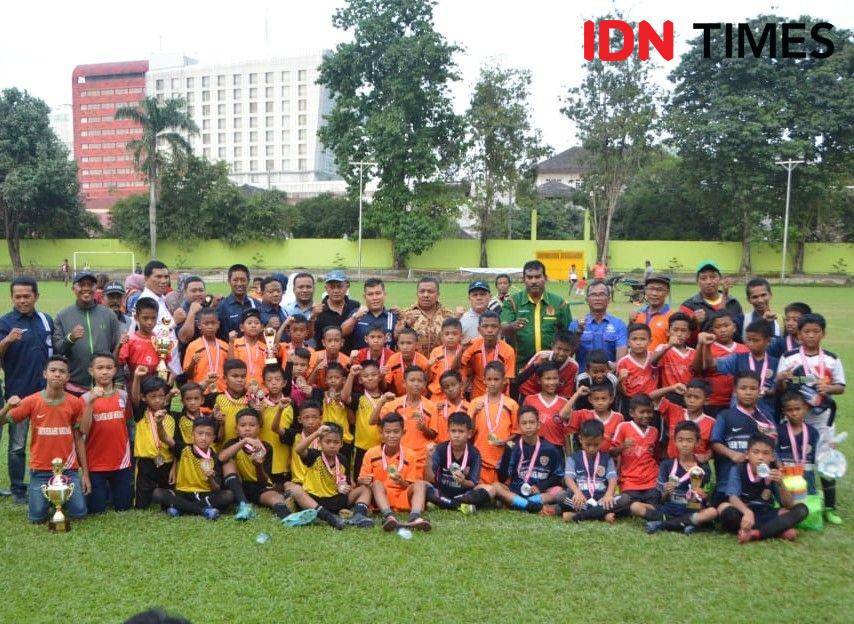 Tim juara Piala KONI Medan (IDN Times/Hasudungan)