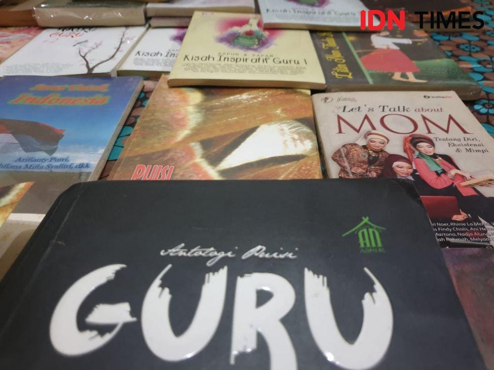 Salah satu karya tulis Mely yang mendapat Rekor Muri (IDN Times/Vanny El Rahman)