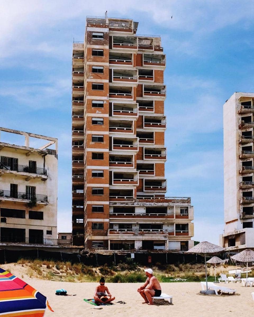 instagram.com/needmorearch