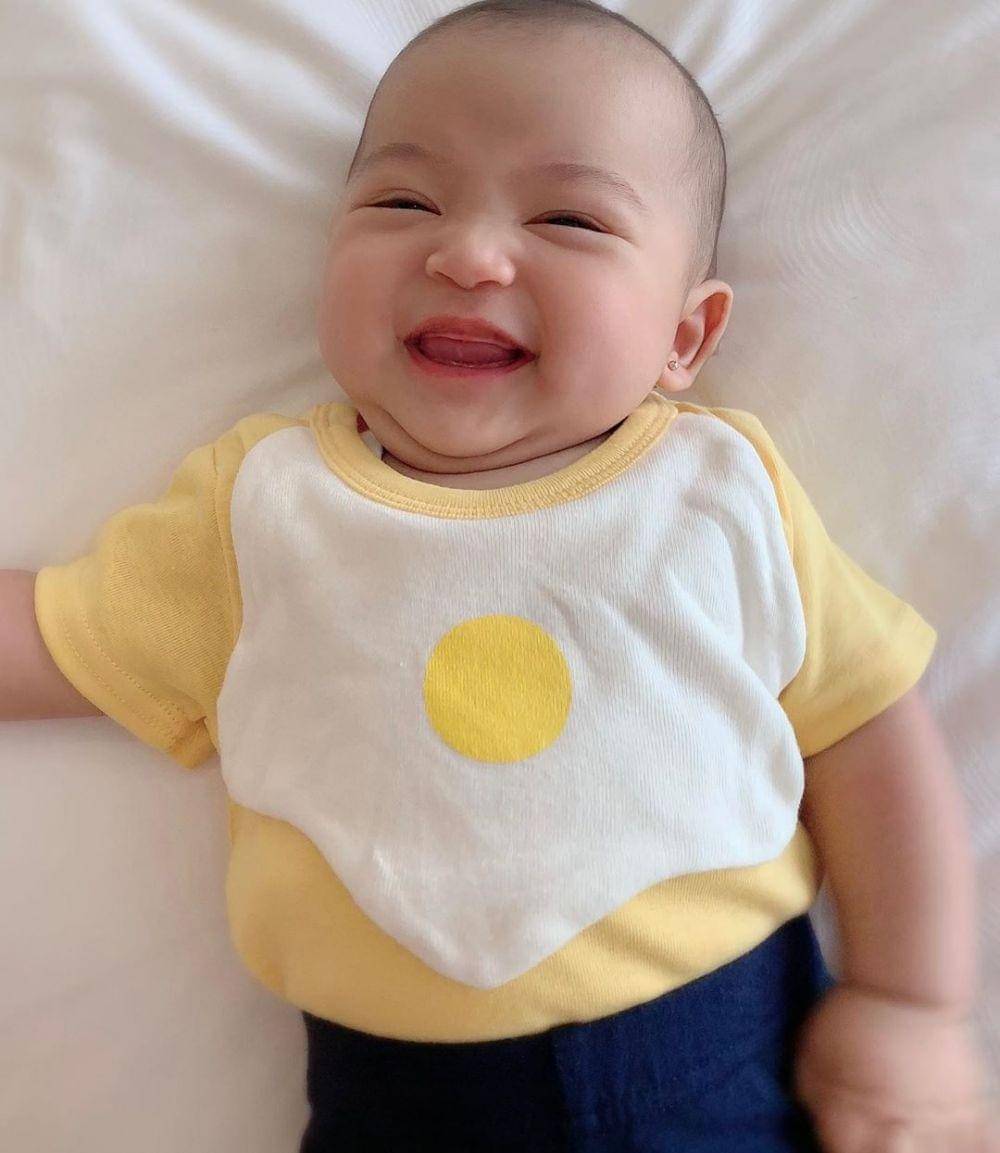 Instagram.com/thaniaputrionsu