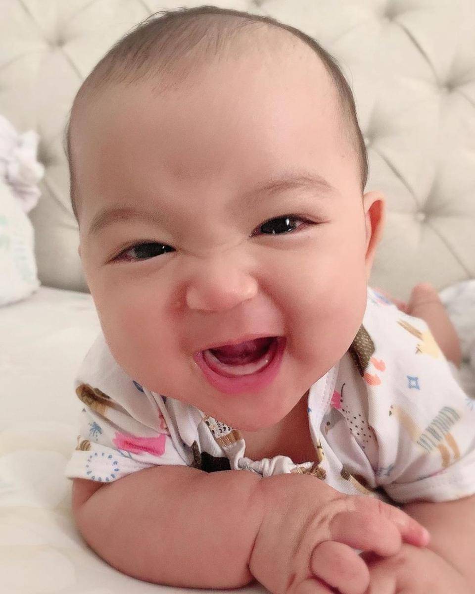 Instagram.com/thaniaputrionsu