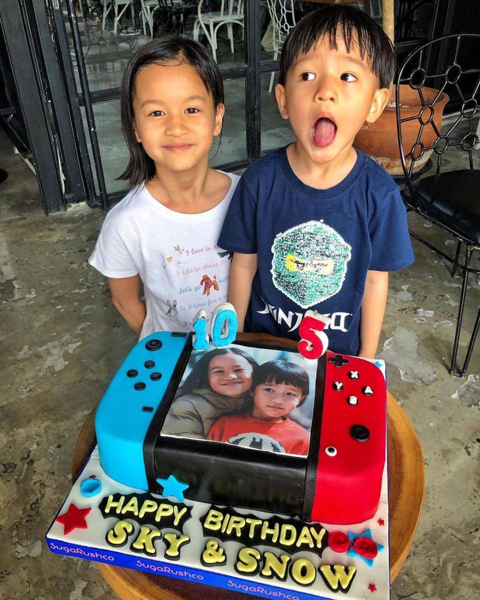 instagram.com/ernestprakasa