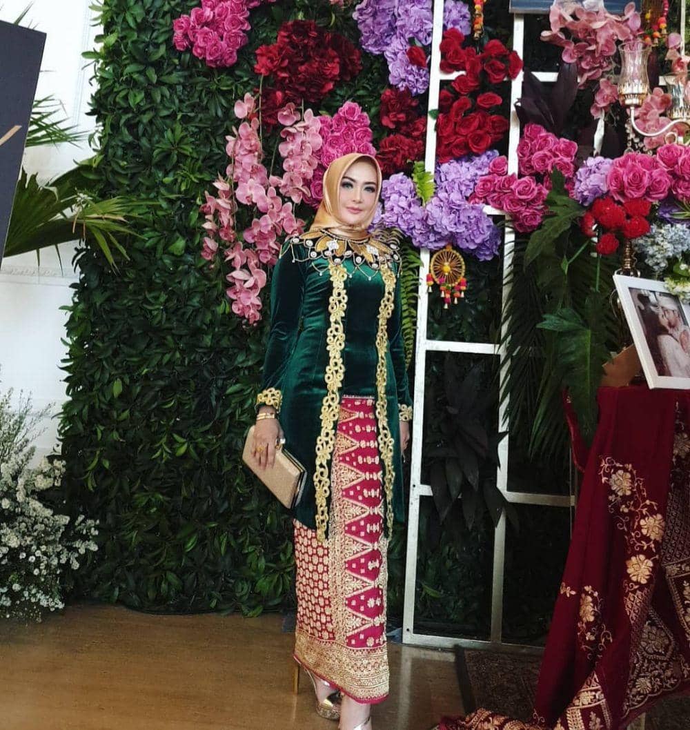 instagram.com/eddiesadellia