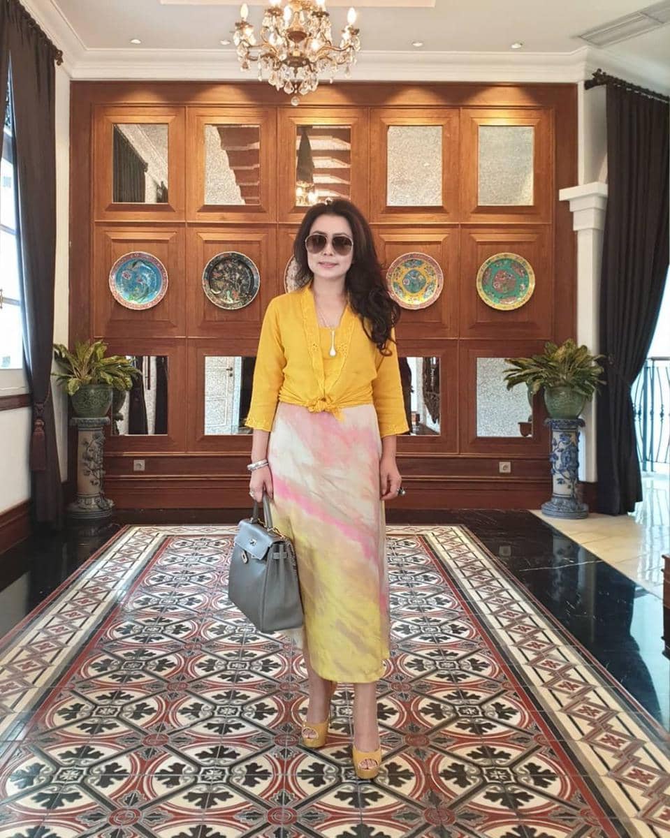 Instagram.com/mayangsaritrihatmodjoreal