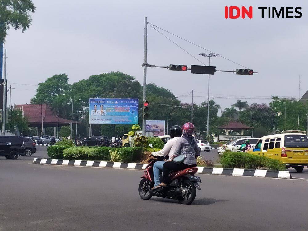 Situasi di Kota Palembang di siang hari (IDN Times/Feny Maulia Agustin)