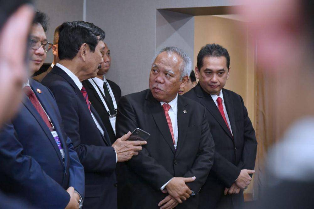 Jajaran Menteri Kabinet Indonesia Maju turut hadir mendampingi Presiden Joko Widodo dalam pertemuan bilateral dengan Korea Selatan. (Dok.IDN Times/Biro Pers Kepresidenan)
