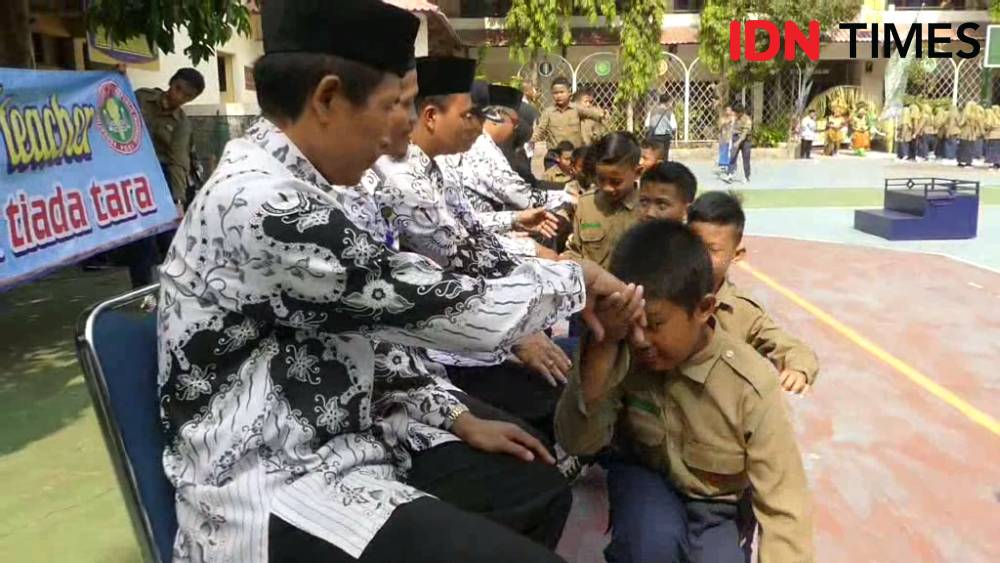 Ilustrasi susana di Sekolah (IDN Times/Larasati Rey)