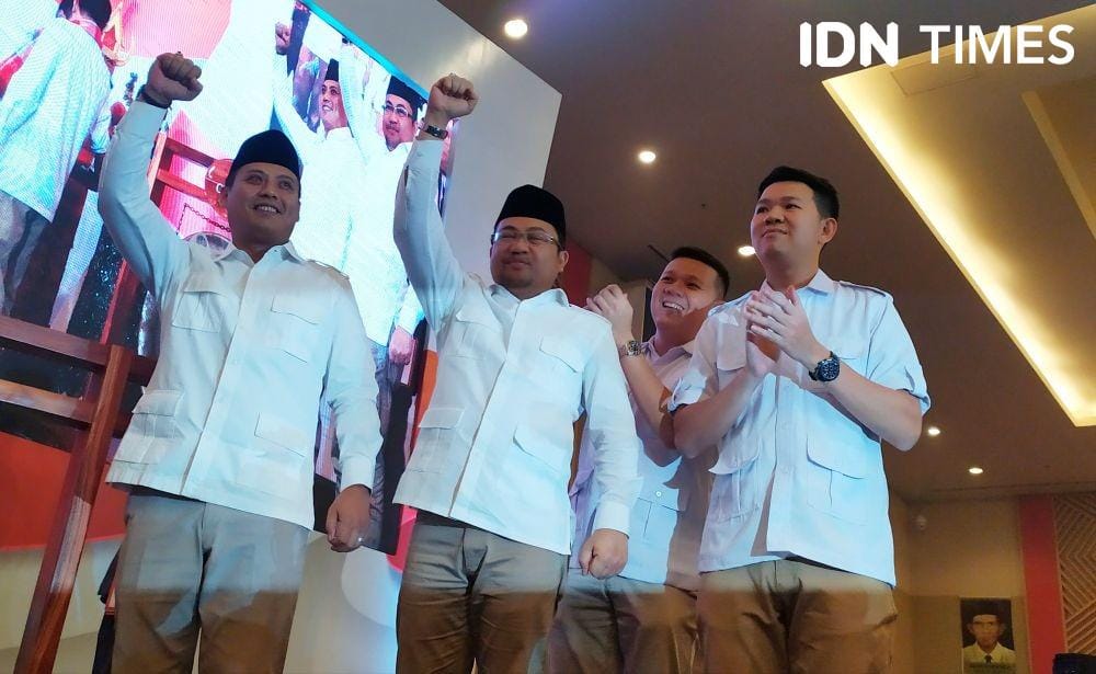 Ketua DPD Gerindra Sulsel Andi Iwan Darmawan Aras (kiri). IDN Times/Aan Pranata