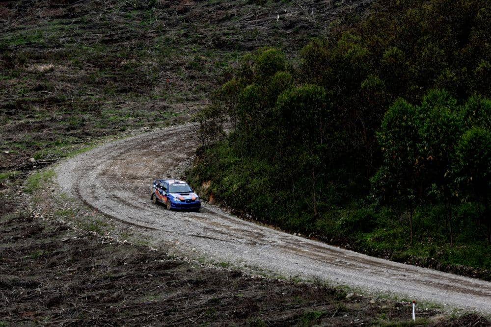 Mobil Subaru WRX Sti yang dikendarai Wagub Sumut Musa Rajekshah dan Navigatornya Uche berhasil naik podium ke-3 pada gelaran Danau Toba Rally 2019 (YT Haryono for IDN Times)