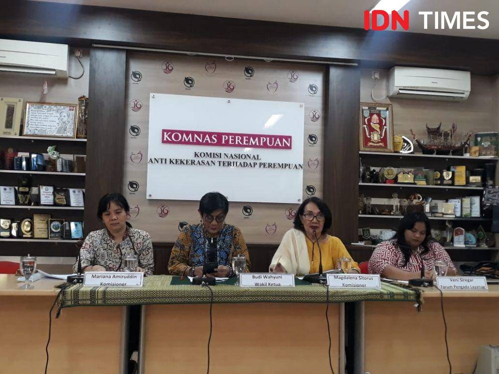 Konferensi Pers Komnas Perempuan tentang Kampanye 16 Hari Anti Kekerasan terhadap Perempuan 2019 di kantor Komnas Perempuan, Jakarta Pusat pada Senin (25/11) (IDN Times/Margith Juita Damanik)