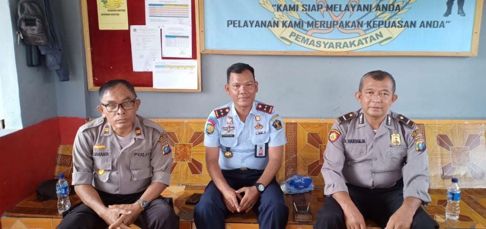 Kapolsek Pamatang Raya meninjau ke Lapas Pamatang Raya (Dok.IDN Times/istimewa)