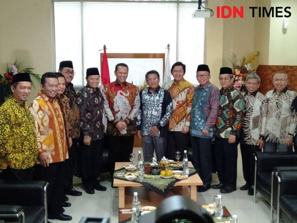 Pimpinan MPR menyambangi kantor DPP PKS di Jalan TB Simatupang, Jakarta Selatan, Selasa (26/11). (IDN Times/Irfan Fathurohman)