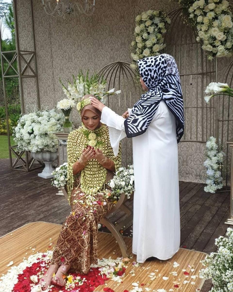 Instagram.com/rezkyadhitya.update