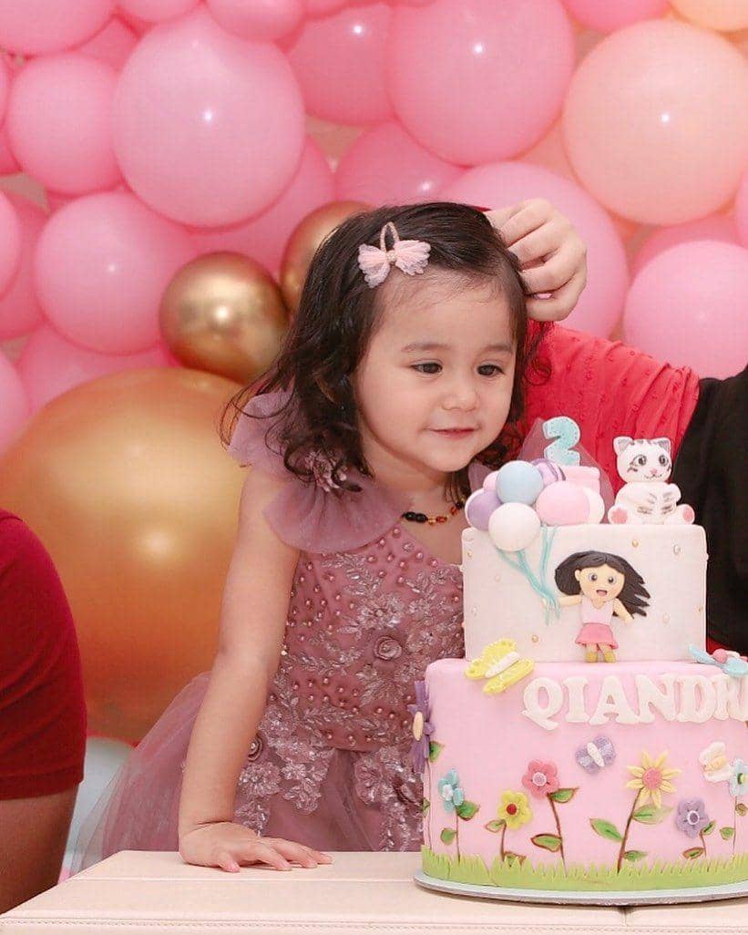 instagram.com/ryana_dea