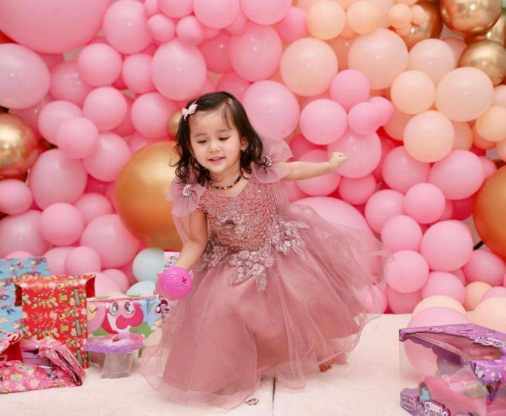 instagram.com/ryana_dea