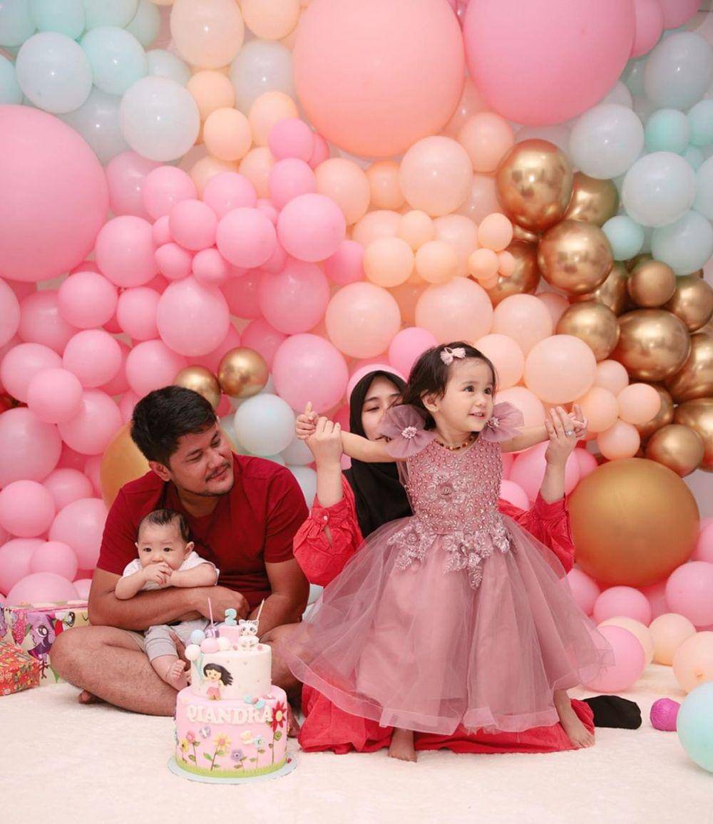 instagram.com/ryana_dea