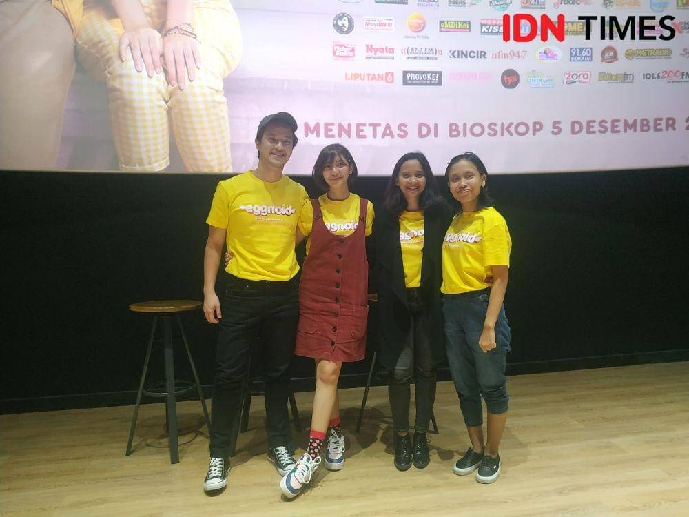 (ki-ka) Morgan Oey, Sheila Dara, Naya Anandita, Tata Nurita, dalam press screening di FX Sudirman, Jakarta, pada 24 November 2019. IDN Times/Erfah Nanda