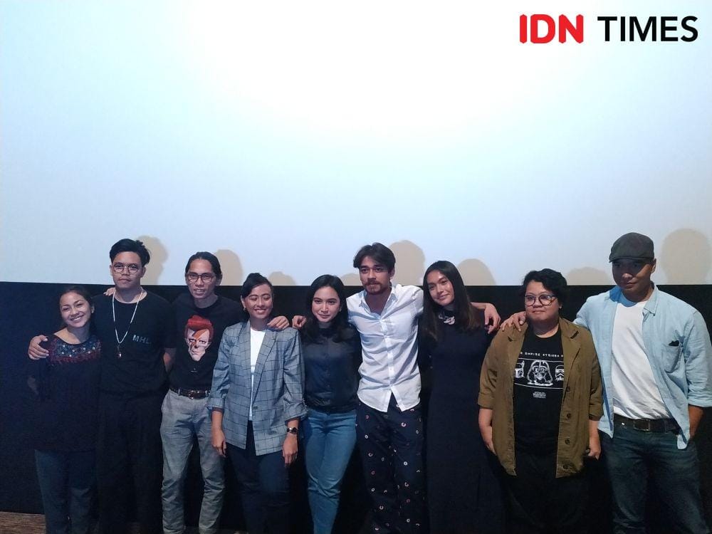 Kru film NKCTHI bersama cast dalam press conference perilisan teaser film NKCTHI di Jakarta. pada 26 November 2019. IDN Times/Nadia Umara