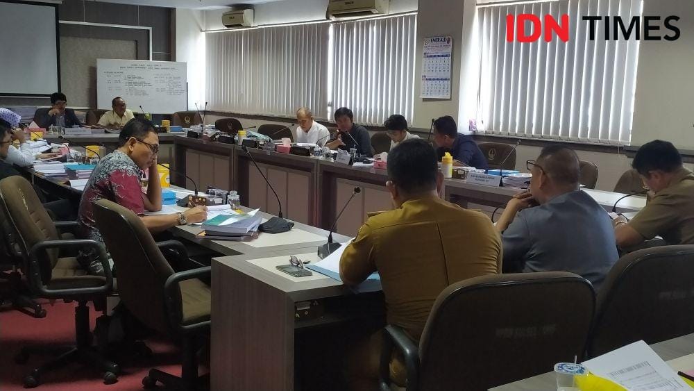 Rapat Komisi E DPRD Sulsel. IDN Times/Aan Pranata