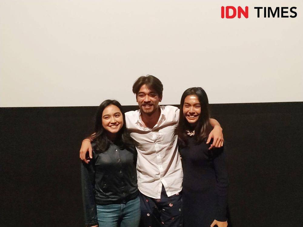 (ki-ka) Rachel Amanda sebagai Awan, Wafda Saifan sebagai Satria, dan Rania Putrisari sebagai Intan dalam press conference peluncuran teaser film NKCTHI di Jakarta. pada 26 November 2019. IDN Times/Nadia Umara