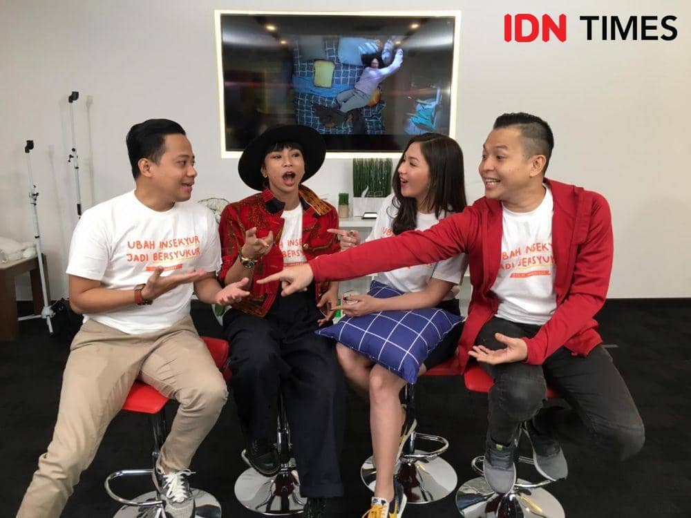 (dari ki-ka) Muhadlky Acho, Shareefa Danish, Jessica Mila, dan Ernest Prakasa saat main ke kantor IDN Media HQ, Gatot Subroto, Jakarta, pada 26 November 2019. IDN Times/Malika Nur