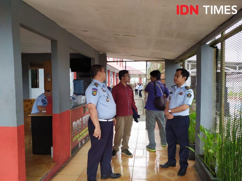 Petugas Lapas Narkotika Raya (IDN Times/Patiar Manurung)