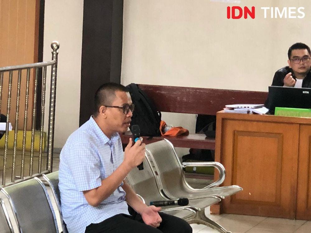 Terdakwa Robi Okta Fahlevi dalam sidang di Pengadilan Negeri Palembang (IDN Times/Rangga Erfizal)
