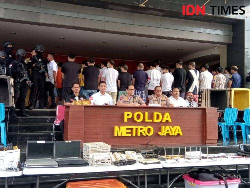 Kasus Penipuan WNA China (IDN Times/Axel Jo Harianja)