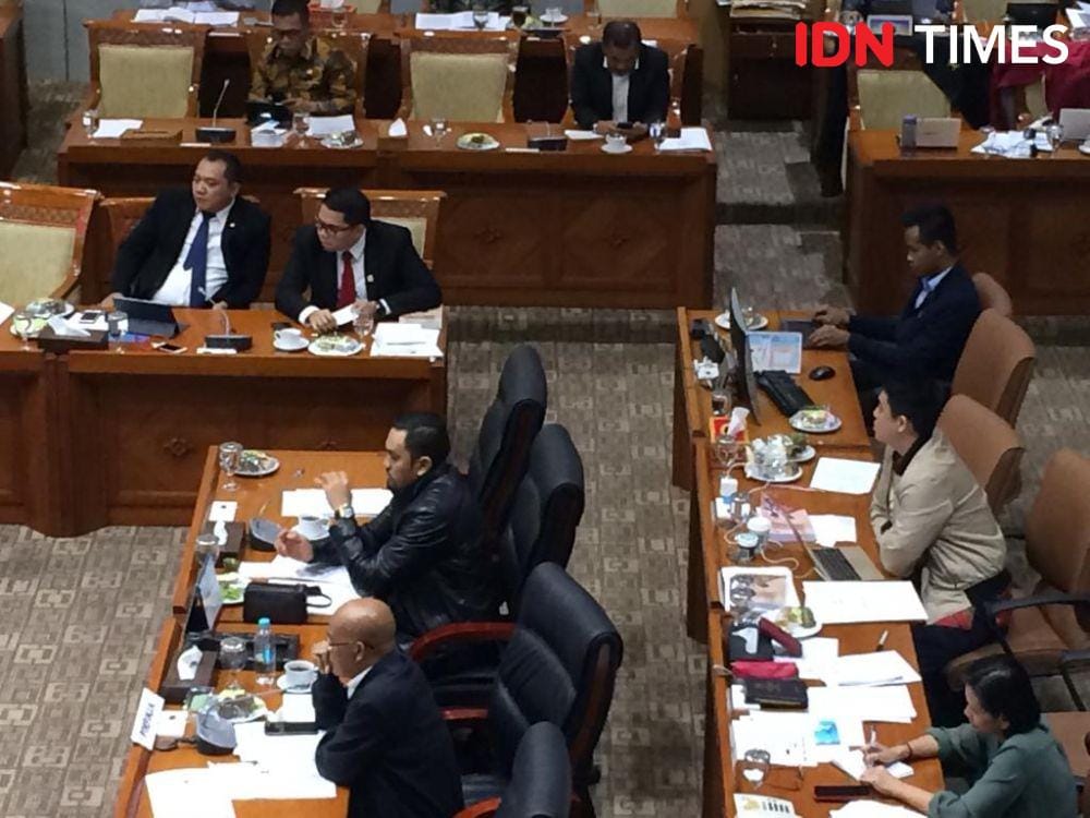 Komisi lll DPR menggelar Rapat Dengar Pendapat Komisi Pemberantasan Korupsi di Kompleks Parlemen DPR, Jakarta, Rabu (27/11) (IDN Times/Irfan Fathurohman)
