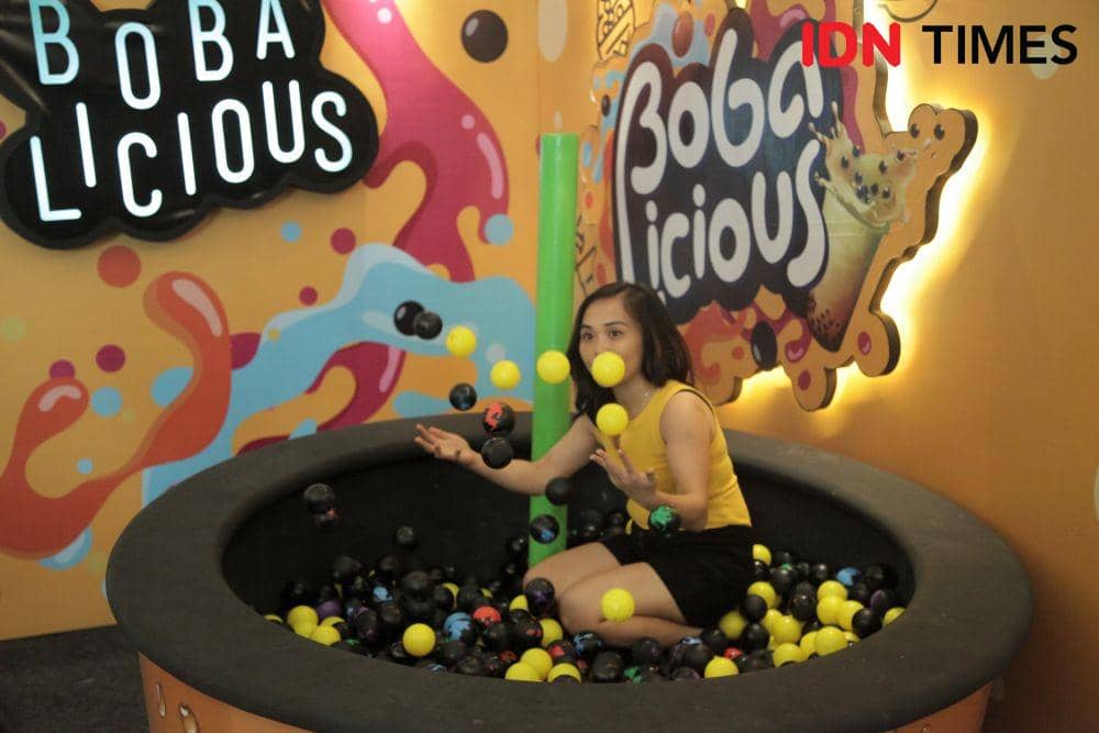 Permainan kolam bola di acara "Bobalicious" di Surabaya. IDN Times/Naufal Al Rahman