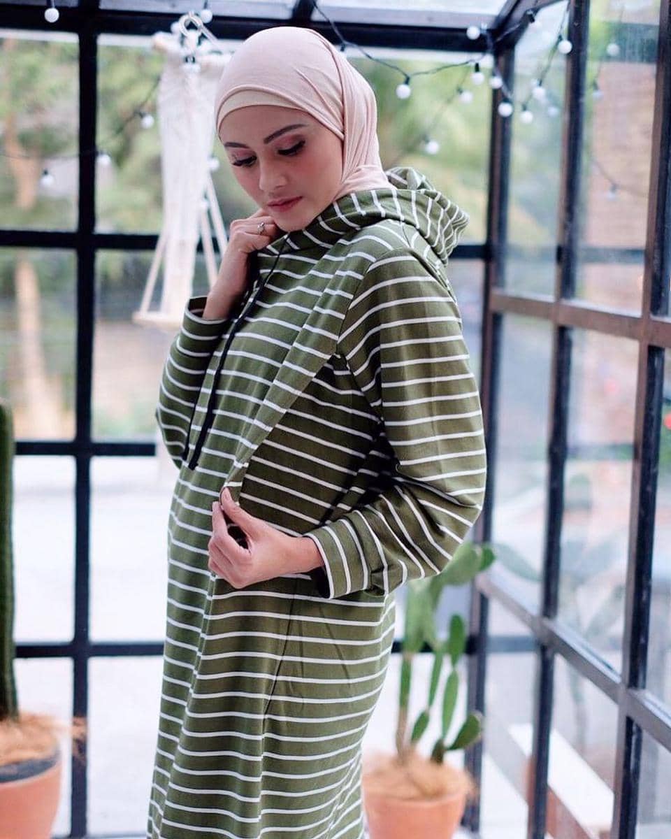 Instagram/zeezeeshahab