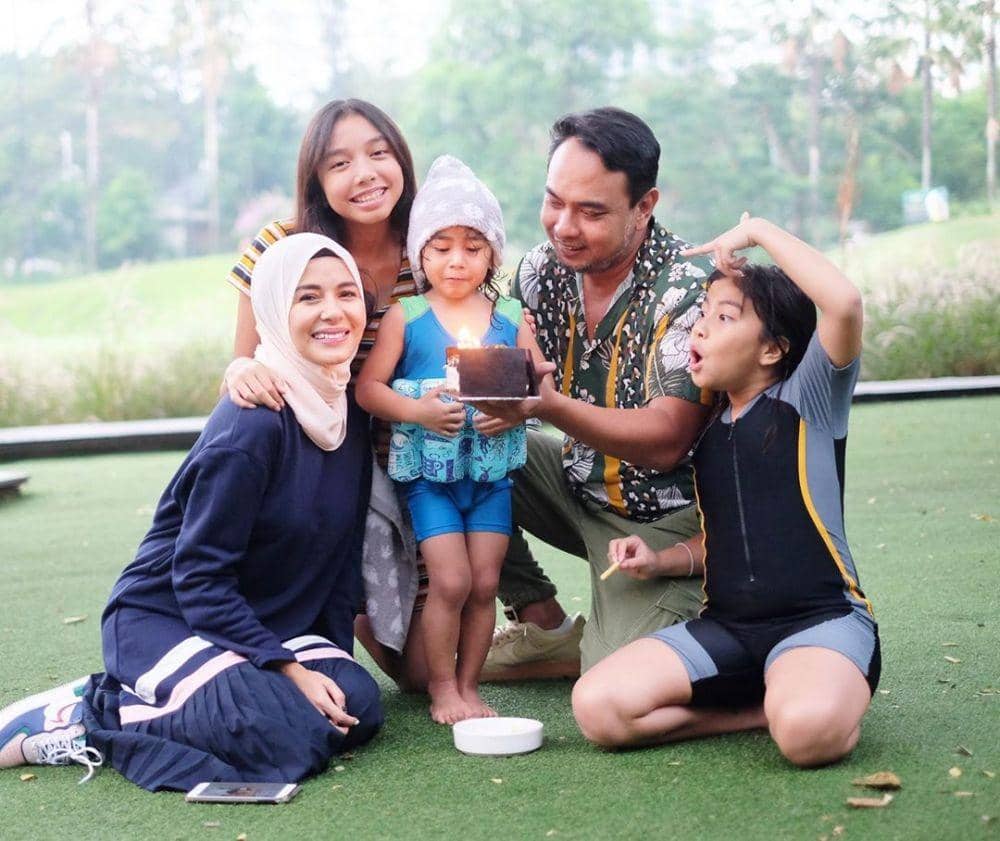 instagram.com/meisya__siregar