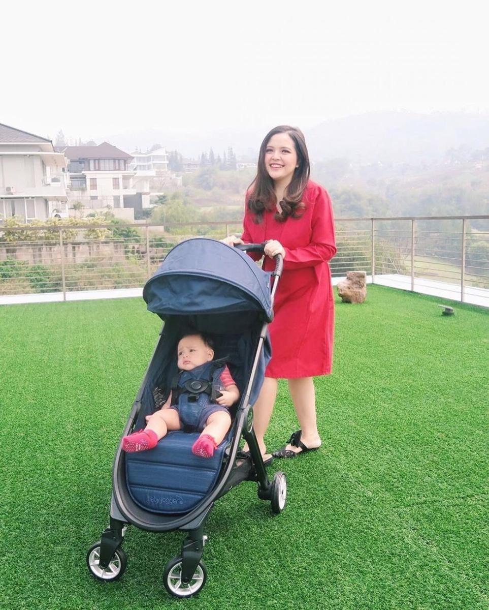 instagram.com/tasyakamila