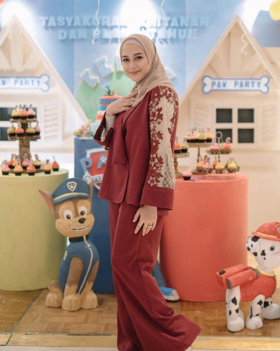 instagram.com/ninazatulini22