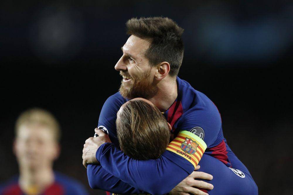 Lionel Messi merayakan gol Barcelona pada laga lawan Borussia Dortmund, Kamis (28/11) dini hari tadi. Twitter/@ChampionsLeague