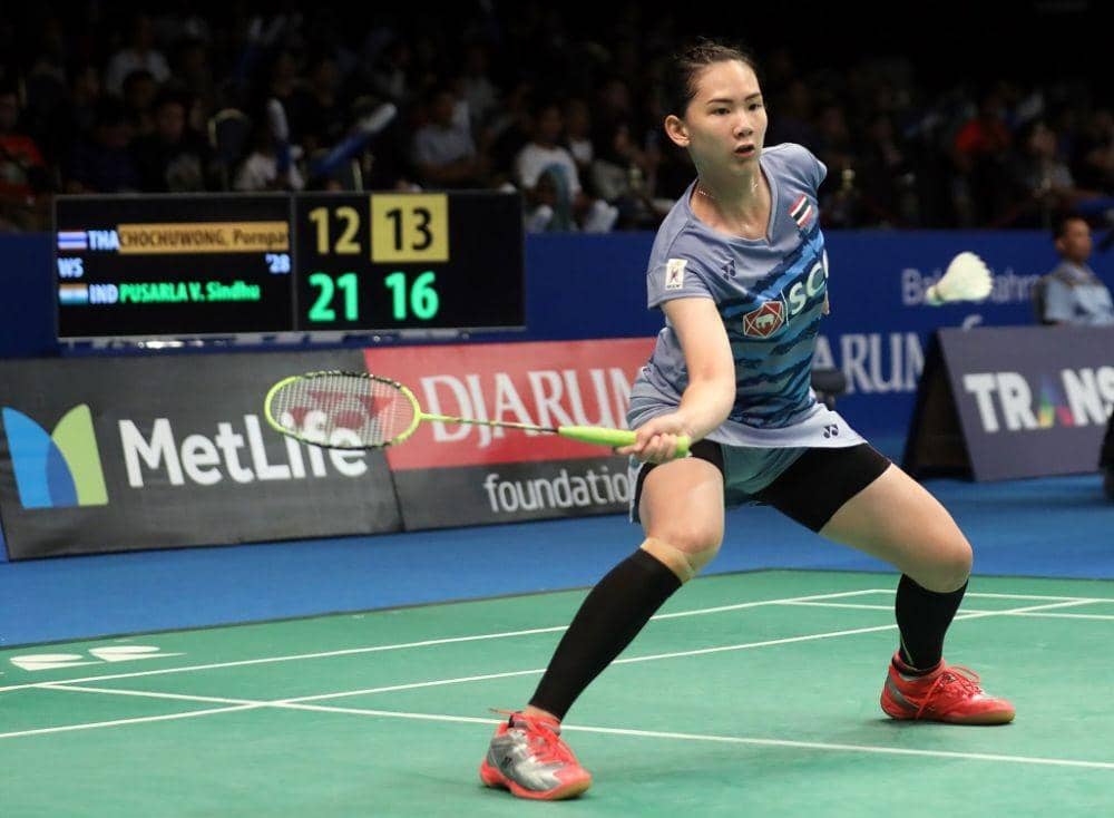 Aksi tunggal putri Thailand, Pornpawee Chochuwong di ajang Indonesia Open 2019. bwfbadminton.com
