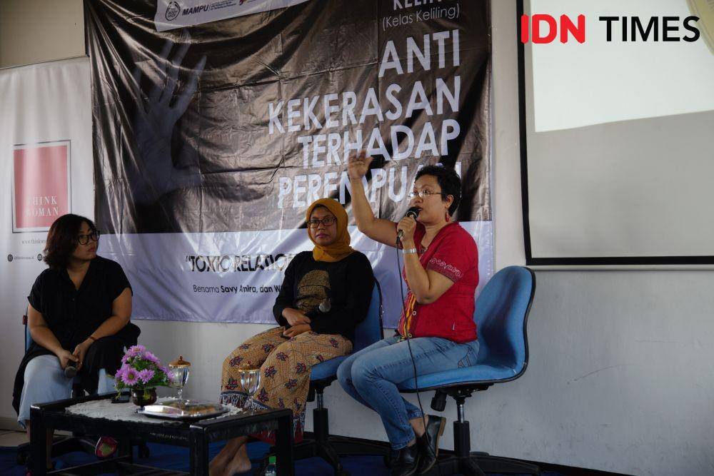 Benedicta Herlina di Kelas Keliling Anti Kekerasan Terhadap Perempuan Tema Toxic Relationship di UPN Surabaya. 27 November 2019.  IDN Times/Fajar Laksmita