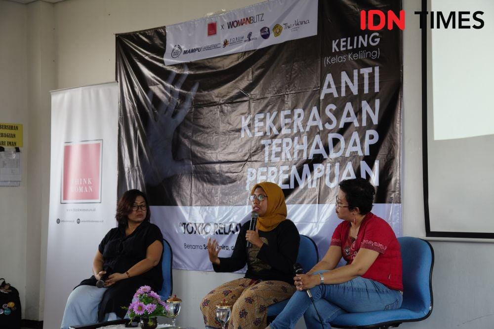 Kalis Mardiasih di Kelas Keliling Anti Kekerasan Terhadap Perempuan Tema Toxic Relationship di UPN Surabaya. 27 November 2019. IDN Times/Fajar Laksmita